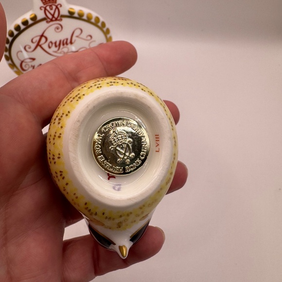Royal Crown Derby "Blue Tit" bone china bird paperweight Gold Stopper boxed. - Picture 7 of 7